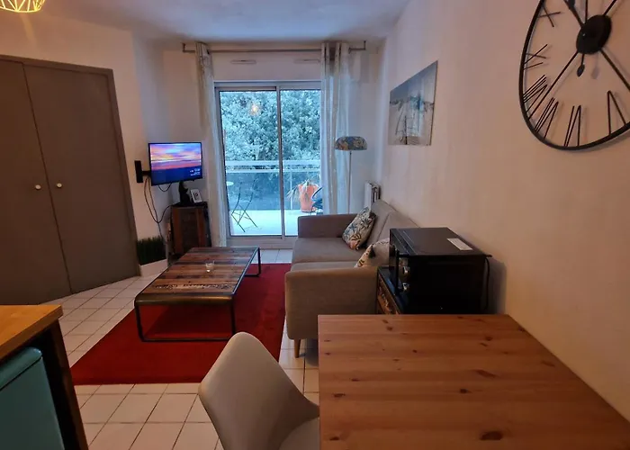 Cosy Beaux-art A 5min Du Corum Apartment *